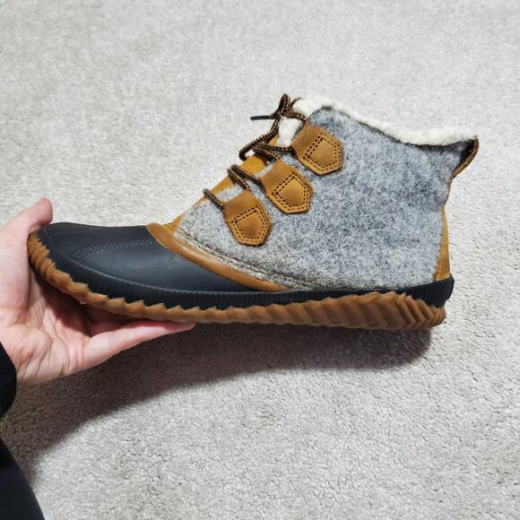 Sorel Ankle Boots in Gray and Brown - Picture 4 of 12